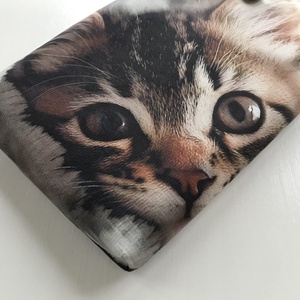 Könyvtok, pihenő cica mintával, gombos zárral - Artiroka - könyv & zene - könyvtok - Meska.hu