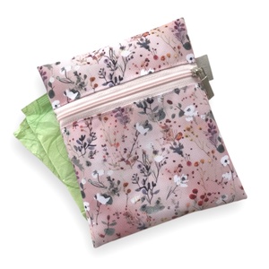 VÍZÁLLÓ egészségügyi betét tartó virágos rét mintával, Szépségápolás, Intim higiénia, Egészségügyi tartó, Varrás, Hímzés, MESKA