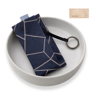 Kulcstartó tok fekete geometria mintás  - Meska.hu