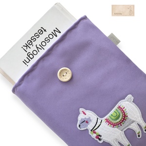 Könyvtok hímzett láma mintával, vízlepergetős textilből  - Meska.hu