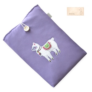 Könyvtok hímzett láma mintával, vízlepergetős textilből  - könyv & zene - könyvtok - Meska.hu