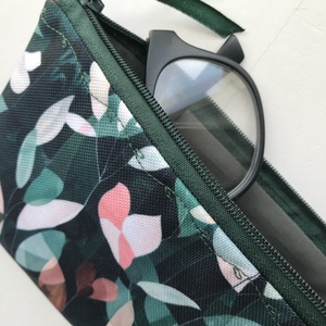 Vízálló tolltartó neszesszer, szemüvegtok liliomfa virág és levelek mintával - táska & tok - neszesszer - Meska.hu