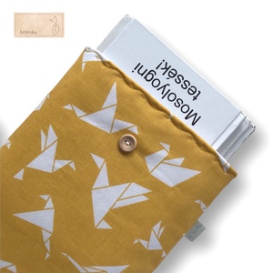  KÖNYVTOK origami madarak mintával, okker színben, gombos zárral - Meska.hu