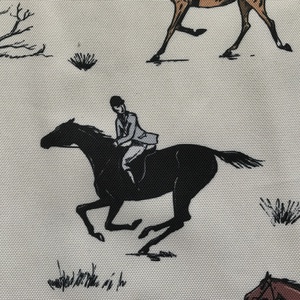 Bézs alapon lovasok mintás vízálló textil - Artiroka - kellékek & szerszámok - méteráru - szövet - Meska.hu