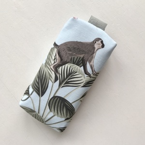 Kukucskáló majom mintás prémium pamut papírzsebkendő tartó  - Artiroka design - táska & tok - pénztárca & más tok - zsebkendőtartó tok - Meska.hu