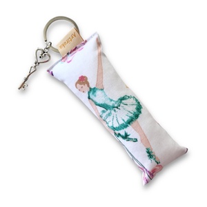 Balettos lány  mintás egyedi kulcstartó - balerina -  Artiroka design - Meska.hu