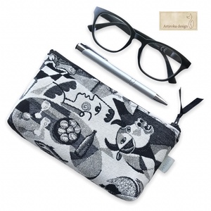 Picasso Guernica festmény részlet - neszesszer, szemüvegtok, tolltartó vagy mobiltok - Artiroka design, Otthon & Életmód, Papír, írószer, Tolltartó & Ceruzatekercs, Varrás, Hímzés, MESKA