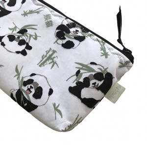 Panda mackó mintás neszesszer, tolltartó, szemüvegtok vagy könyvtok - Artiroka design - otthon & életmód - papír, írószer - tolltartó & ceruzatekercs - Meska.hu