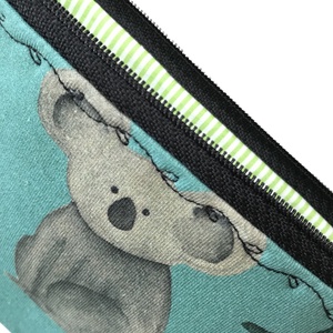 Koala mackó mintás, zöld színű prémium tolltartó neszesszer, szemüvegtok - Artiroka design - otthon & életmód - papír, írószer - tolltartó & ceruzatekercs - Meska.hu