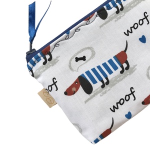 Tacskó kutya kék csíkos ruhában - irattartó pénztárca - Artiroka design - táska & tok - pénztárca & más tok - pénztárca - gyerek pénztárca - Meska.hu