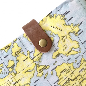 VILÁGJÁRÓ, térkép és földrészek mintás  könyvtok, világjáróknak  - Artiroka design - könyv & zene - könyvtok - Meska.hu