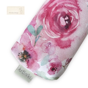 Fehér alapon virág mintás prémium pamut,  papírzsebkendő tartó - ANYÁK NAPJA - Artiroka design - táska & tok - pénztárca & más tok - zsebkendőtartó tok - Meska.hu