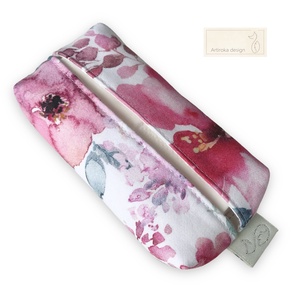 Fehér alapon virág mintás prémium pamut,  papírzsebkendő tartó - ANYÁK NAPJA - Artiroka design - táska & tok - pénztárca & más tok - zsebkendőtartó tok - Meska.hu