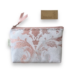 Púder és pasztell ezüstszürke színű, vízálló irattartó pénztárca vagy tolltartó neszesszer  - Artiroka design , Táska & Tok, Pénztárca & Más tok, Pénztárca, Női pénztárca, Varrás, Hímzés, MESKA