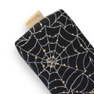 Aranyló pókháló esőcseppekkel mintás prémium zsebkendő tartó  - Artiroka design, Otthon & Életmód, Dekoráció, Halloween, Halloweeni jelmez és kiegészítők, Varrás, MESKA