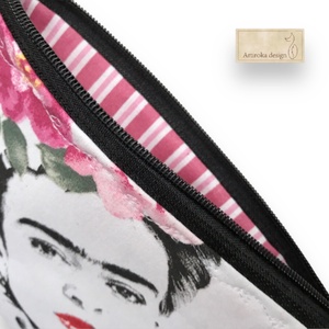 Frida Kahlo mintás  prémium egyedi neszesszer vagy tolltartó neszesszer, szemüvegtok  - Artiroka design  - táska & tok - pénztárca & más tok - kártyatartó & irattartó - Meska.hu