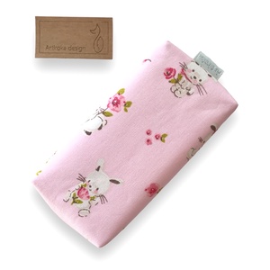 Nyuszi a réten virágok között mintás bélelt zsebkendő tartó  - Artiroka design - táska & tok - pénztárca & más tok - zsebkendőtartó tok - Meska.hu