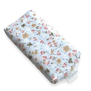 Virágos rét mintás bélelt papírzsebkendő tartó pasztell színben - Artiroka design - táska & tok - pénztárca & más tok - zsebkendőtartó tok - Meska.hu