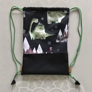 Dino Dani a hegyekben mintás,  VÍZÁLLÓ  gymbag hátizsák kiránduláshoz, úszáshoz - Artirokadesign - táska & tok - hátizsák - hátizsák - Meska.hu