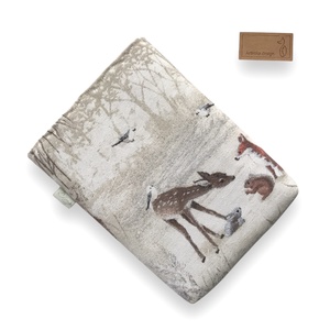 Kisméretű KÖNYVTOK, vagy e-Book tok gombos zárral - róka, mókus, őz nyuszi és cinege madarak mintával - Artiroka design - táska & tok - ebook & tablet tok - Meska.hu