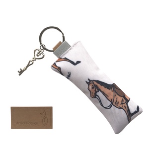 Lovagló lány mintás kulcstartó  -  Artiroka design - táska & tok - kulcstartó & táskadísz - kulcstartó - Meska.hu
