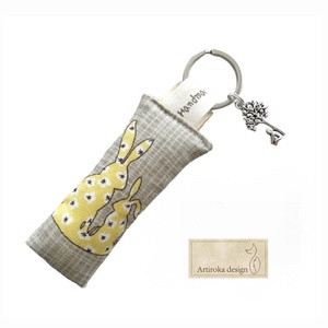 Nyuszi mama kis nyuszival mintás  kulcstartó +  vintage kulcs medál -  Artiroka design, Táska & Tok, Kulcstartó & Táskadísz, Kulcstartó, Varrás, Ékszerkészítés, MESKA