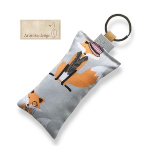 Kalapos okulárét viselő Róka móka kulcstartó - Artiroka design - táska & tok - kulcstartó & táskadísz - kulcstartó - Meska.hu