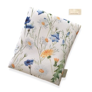 Vízálló egészségügyi betét tartó virágos rét mintával - Artiroka design - Meska.hu