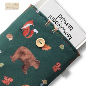 Könyvtok erdei állatok mintával, gombos zárral  - Artiroka design - Meska.hu