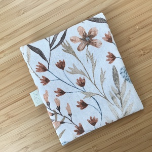 Egészségügyi betét tartó, őszi virágos rét mintával - Artiroka design - szépségápolás - intim higiénia - egészségügyi tartó - Meska.hu