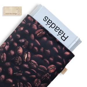 Bélelt könyvtok, kávé mintával  - Artiroka design - Meska.hu
