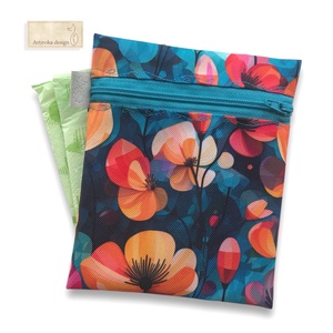 VÍZÁLLÓ egészségügyi betét tartó színes, virágos rét mintával , Táska & Tok, Neszesszer, Varrás, Hímzés, MESKA
