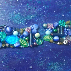 Balatoni Kincsek 30x15cm festmény és kollázs bizsukkal, gyöngyökkel - művészet - kollázs - Meska.hu