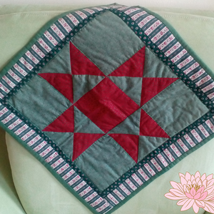 Patchwork terítő, zöld-piros - Meska.hu
