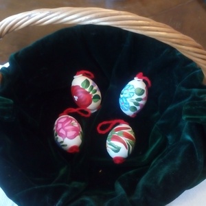 Húsvéti festett tyúktojás, kalocsai mintával - otthon & életmód - dekoráció - dísztárgy - Meska.hu