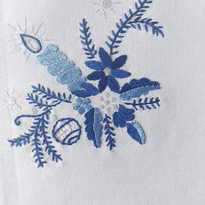 Karácsonyi hímzett kisterítő - karácsony - karácsonyi lakásdekoráció - ünnepi asztaldekoráció - Meska.hu