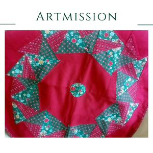 Patchwork terítő, piros köralakú, háromszög mintákkal - otthon & életmód - konyhafelszerelés, tálalás - tálalás - terítő - Meska.hu