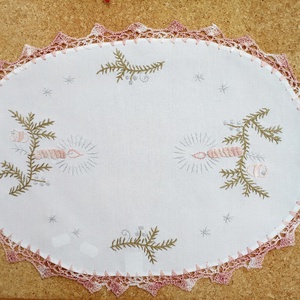 Karácsonyi hímzett kisterítő, Karácsony, Karácsonyi lakásdekoráció, Ünnepi asztaldekoráció, Hímzés, Horgolás, MESKA