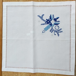 Karácsonyi hímzett kisterítő, Karácsony, Karácsonyi lakásdekoráció, Ünnepi asztaldekoráció, Hímzés, MESKA