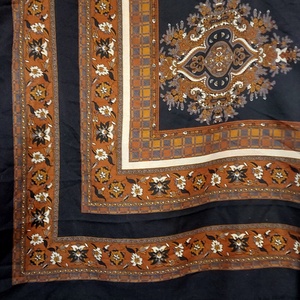 Anyagában rojtozott szélű színes nagyméretű népi kasmír kendő.  - ruha & divat - sál, sapka, kendő - vállkendő - Meska.hu Anyagában rojtozott szélű színes nagyméretű népi kasmír kendő.  - ruha & divat - sál, sapka, kendő - vállkendő - Meska.hu