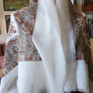 Rojtos szélű, színes nagyméretű népi kasmír kendő - ruha & divat - sál, sapka, kendő - vállkendő - Meska.hu Rojtos szélű, színes nagyméretű népi kasmír kendő - ruha & divat - sál, sapka, kendő - vállkendő - Meska.hu