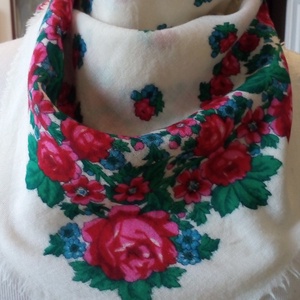 Rojtozott szélű színes  népi kasmír kendő - Meska.hu