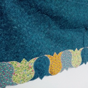 Patchwork függöny, tulipános - otthon & életmód - dekoráció - kép & falikép - mozaik kép - Meska.hu