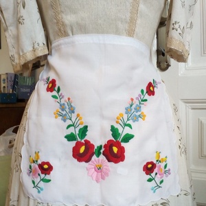 Kalocsai mintás hímzett kötény - otthon & életmód - konyhafelszerelés, tálalás - konyhai textil - kötény - Meska.hu