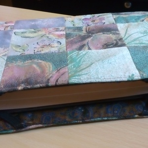 Patchwork textil könyvborító, tablettartó, Könyv & Zene, Könyvtok, Foltberakás, Patchwork, foltvarrás, MESKA