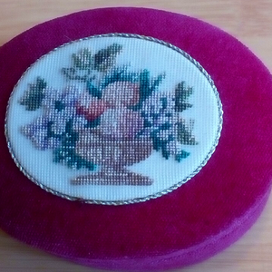 Bársony díszdoboz gobelin hímzéssel - ékszer - ékszertartó - ékszerdoboz - Meska.hu