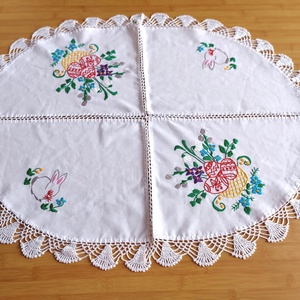 Hímzett húsvéti kisterítő - Meska.hu