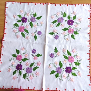 Hímzett terítő - otthon & életmód - dekoráció - asztal és polc dekoráció - asztaldísz - Meska.hu