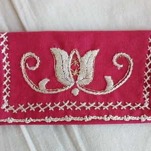 Hímzett zsebkendőtartó - Meska.hu