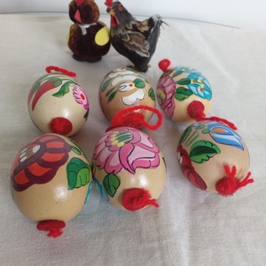 Festett húsvéti tyúktojás, kalocsai mintával - ünnepi díszek, dekorációk - húsvéti díszek és dekorációk - húsvéti tojás, hímestojás - Meska.hu